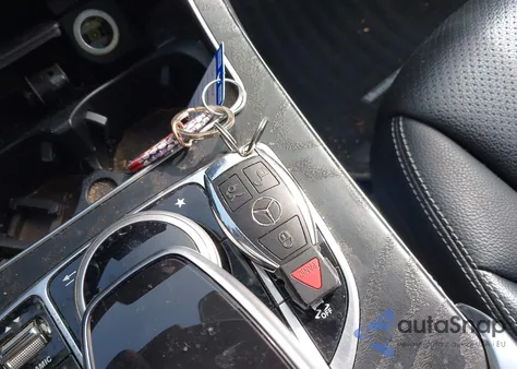 2017 Mercedes-Benz Glc 300 4Matic из США, поврежденный, VIN WDC0G4KB0HF203166